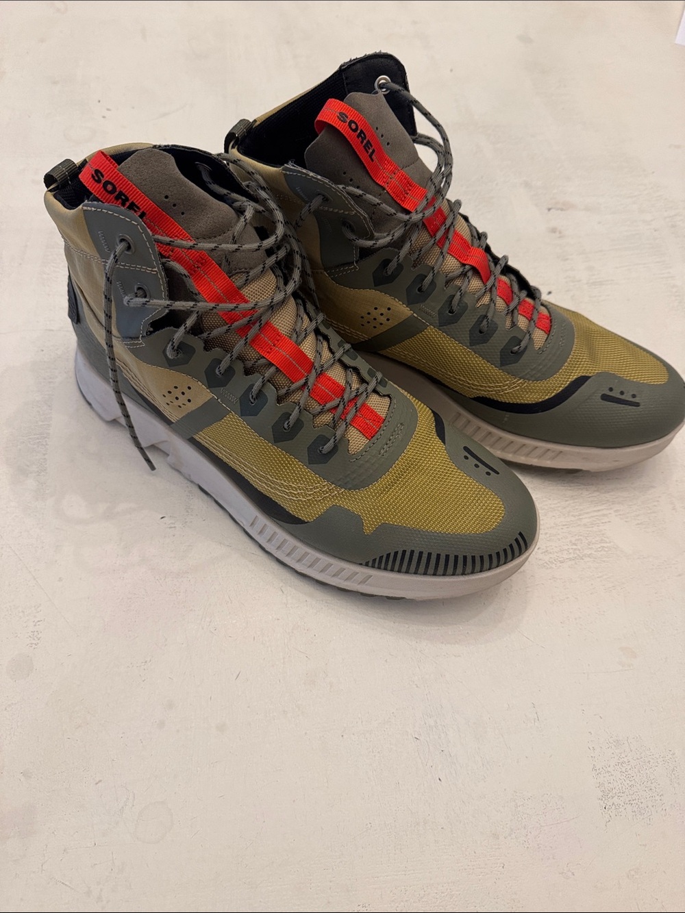 Sorel Men's Olive Green and Red High-Top Outdoor Boots